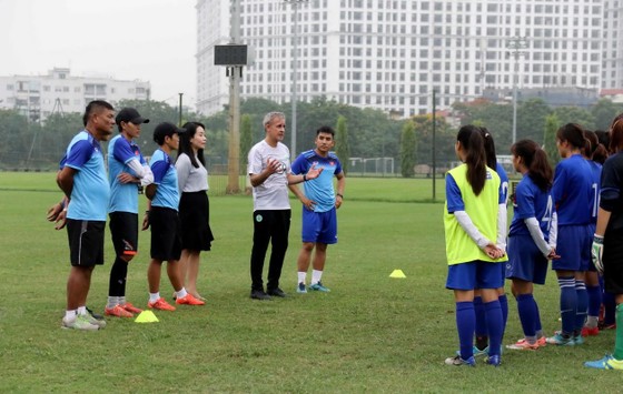 VFF ký biên bản hợp tác cùng CLB VfL Wolfsburg (CHLB Đức) ảnh 2