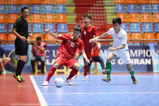 Việt Nam dừng bước ở vòng tứ kết sau trận thua Indonesia. Ảnh: Anh Trần