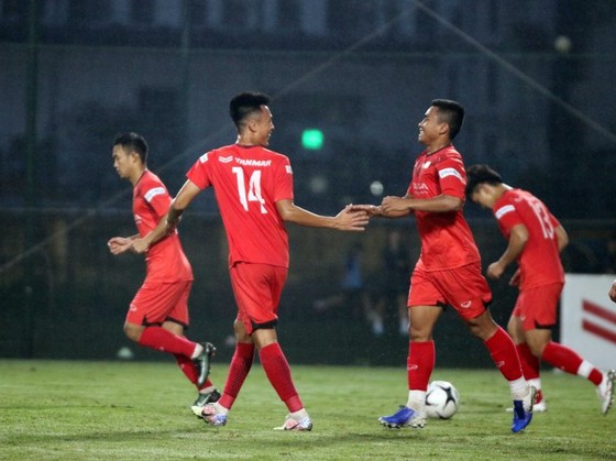 U22 Việt Nam kết thúc đợt tập huấn bằng chiến thắng trước U21 Nam Định ảnh 1