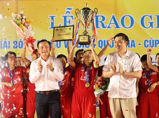 TPHCM I lần thứ 9 đăng quang với thành tích bất bại ảnh 5 TPHCM I lần thứ 9 đăng quang với thành tích bất bại ảnh 5
