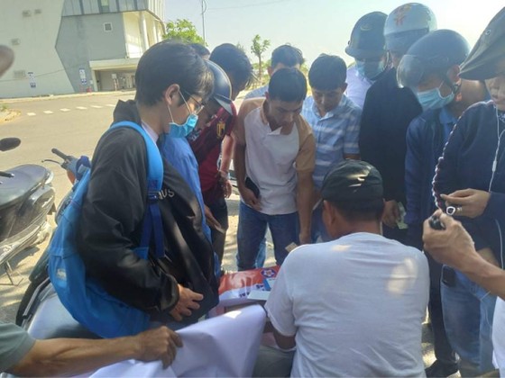 Căng thẳng vé trận Đà Nẵng gặp HAGL ảnh 1 Căng thẳng vé trận Đà Nẵng gặp HAGL ảnh 1