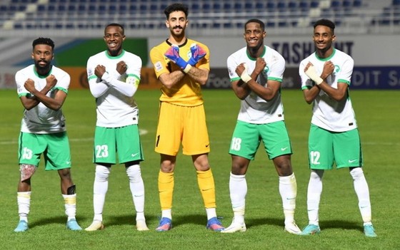 Quyết liệt cuộc so tài U23 Nhật Bản và U23 Uzbekistan ảnh 1