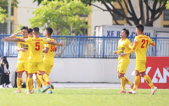 CAND xây chắc ngôi đầu bảng sau chiến thắng trên sân của Phù Đổng FC
