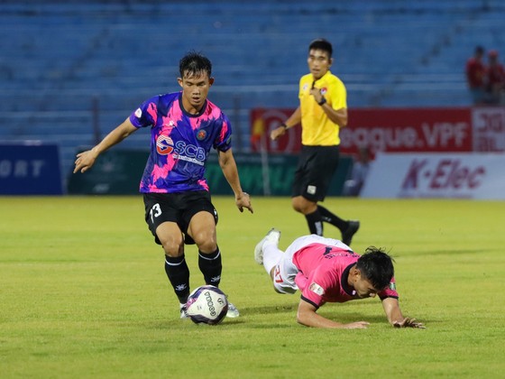 Hai trận thắng trước Hà Tĩnh đã giúp CLB Sài Gòn tìm lại hy vọng trong cuộc đua trụ hạng