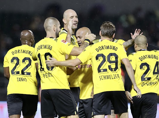 Đội Vietnam All Stars thua cựu cầu thủ Dortmund 1-4 ảnh 1