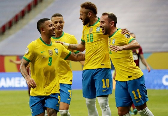 Đội tuyển Việt Nam tăng 1 bậc trên BXH FIFA ảnh 1