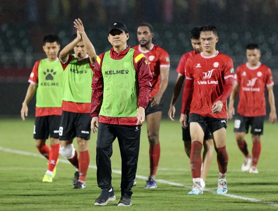 Cơ hội trụ hạng của CLB TPHCM đang hẹp dần ảnh 1
