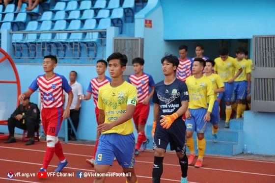 Thắng Kon Tum, Kiên Giang giành vé đầu tiên thăng hạng Nhì ảnh 1