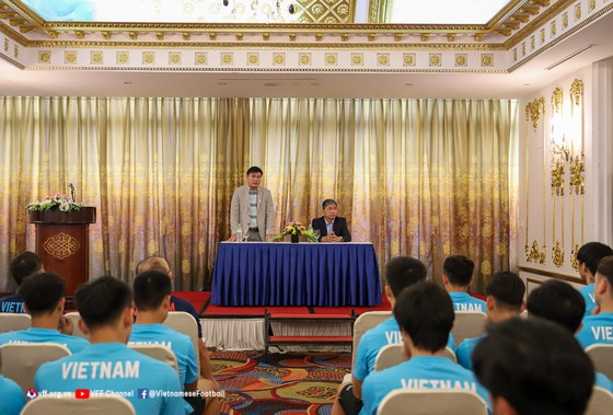 Lãnh đạo VFF thăm và động viên đội tuyển Việt Nam ảnh 3