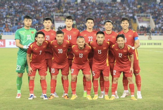 Quân số đội tuyển Việt Nam còn 30 cầu thủ sau khi chia tay Trọng Hoàng
