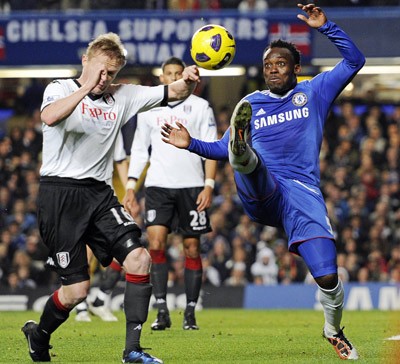 Man.City và Man.United bất phân thắng bại, Chelsea bứt tốp ảnh 2