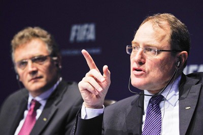 FIFA trừng phạt 2 quan chức bán phiếu bầu