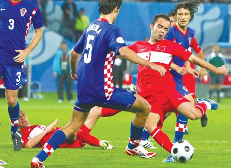 Kết quả bốc thăm play-off EURO 2012 (hôm qua, 13-10): Nặng nề ân oán