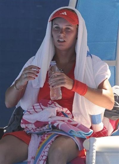 Sau màn trình diễn đáng thất vọng ở Australian Open: Wozniacki sa thải HLV Sanchez