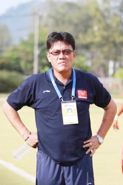 Trưởng ban trọng tài Dương Vũ Lâm: “Nhiều người làm bóng đá không biết tôn trọng luật chơi!”