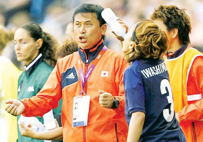 Thêm scandal tại London 2012: Đội bóng đá nữ Nhật Bản không muốn thắng