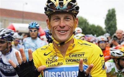 Diễn biến mới nhất vụ Lance Armstrong: Bị tước các danh hiệu Tour de France và cấm thi đấu vĩnh viễn
