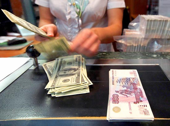 Đồng ruble giảm dù Nga tăng lãi suất