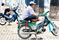 Xe ôm Sài Gòn | BÁO SÀI GÒN GIẢI PHÓNG