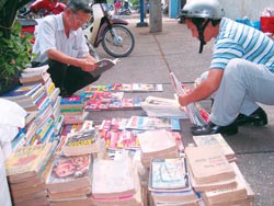 Năm mới nói chuyện sách cũ ảnh 1