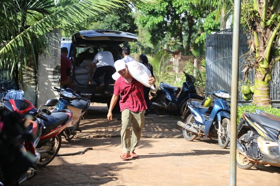 Gửi yêu thương đến miền Trung ruột thịt ảnh 8