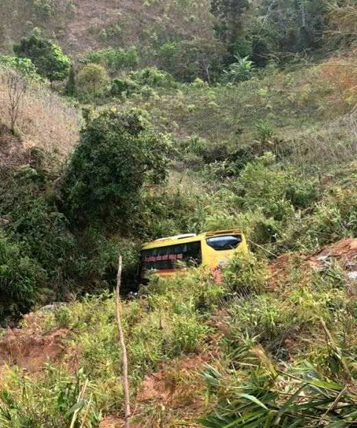 Xe khách lao xuống vực ở đèo Lò Xo, 1 người chết, 19 người bị thương ảnh 3