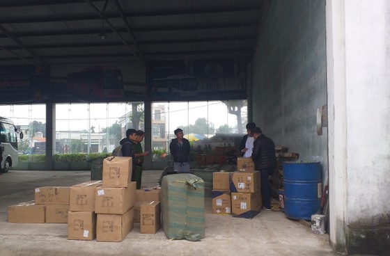 Tạm giữ 137 kiện hàng hóa có xuất xứ Trung Quốc ảnh 1