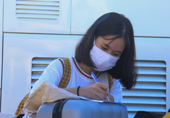 Hơn 700 người Quảng Ngãi kẹt ở "tâm dịch" Đà Nẵng được về quê ảnh 5