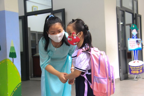 Đà Nẵng: Học sinh tiểu học, trẻ mầm non quay lại trường sau dịch bệnh ảnh 8