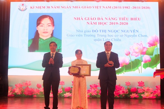 Đà Nẵng: Trao tặng danh hiệu nhà giáo tiêu biểu năm 2020 ảnh 2