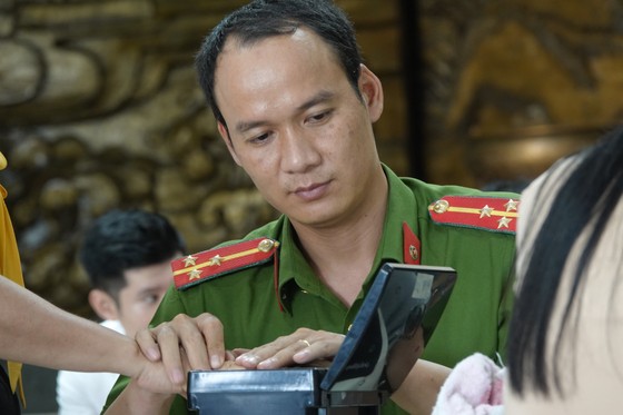 Đà Nẵng cấp căn cước công dân lưu động “chạy đua” xây dựng dữ liệu dân cư ảnh 6