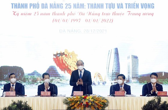 Chủ tịch nước Nguyễn Xuân Phúc: Đà Nẵng phải trở thành một biểu tượng, niềm tự hào về sự vươn mình, vượt qua trở ngại trỗi dậy thành công ảnh 1