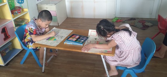 Đà Nẵng: Triển lãm “Nâng cánh ước mơ” của trẻ em mồ côi, khó khăn ảnh 2 Đà Nẵng: Triển lãm “Nâng cánh ước mơ” của trẻ em mồ côi, khó khăn ảnh 2