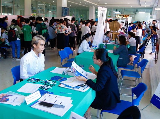 Đà Nẵng: Hơn 2.500 vị trí việc làm dành cho sinh viên Trường Đại học Đông Á  ảnh 1