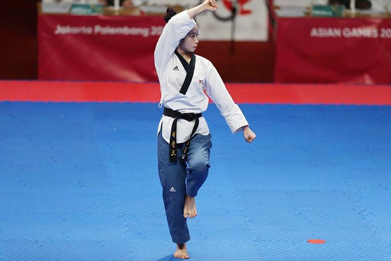 Châu Tuyết Vân thắng trận đầu, chân dài bóng chuyền ra quân ảnh 2