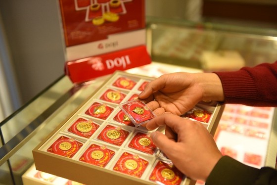 Đến DOJI Tower mua vàng Thần Tài: Tặng khẩu trang Nhật Bản 3D cao cấp ảnh 5