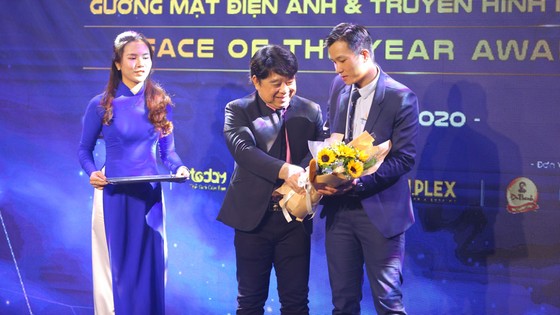 NSND Thanh Nam, “Thầy giáo Ngạn”, Diễm My 9X, Xuân Nghị và nhiều nghệ sĩ xuất hiện ấn tượng tại Họp báo Ngôi Sao Xanh lần 7 năm 2020 ảnh 1