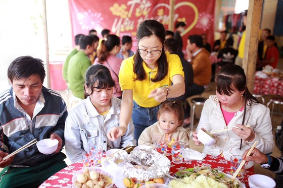 Tết ấm đến với Trà Leng và Rào Trăng ảnh 5