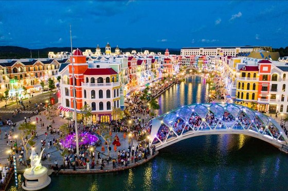 Choáng ngợp trong đêm công diễn “Sắc màu Venice” ảnh 1 Choáng ngợp trong đêm công diễn “Sắc màu Venice” ảnh 1