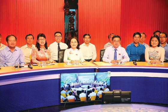 Chủ tịch HĐND TPHCM Nguyễn Thị Lệ tham dự chương trình Dân hỏi - Chính quyền trả lời tháng 5-2022. Ảnh: LONG HỒ