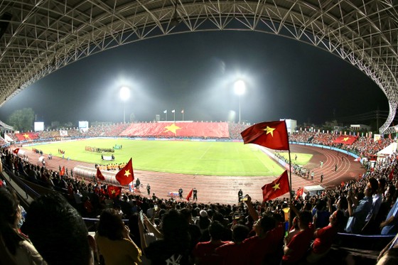 “Chảo lửa” từ khán đài ảnh 5