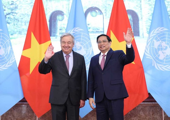 Thủ tướng Phạm Minh Chính tiếp Tổng Thư ký LHQ António Guterres. Ảnh: VIẾT CHUNG