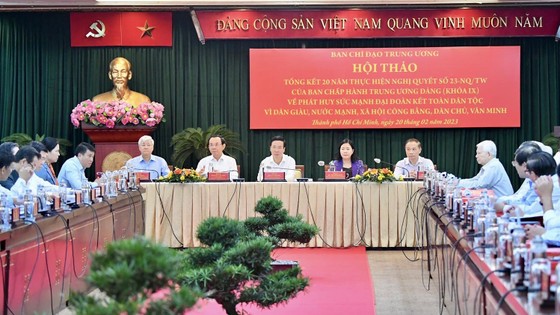 Tạo môi trường thuận lợi và khuyến khích, bảo vệ cán bộ làm việc vì lợi ích chung ảnh 1