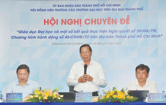 Chủ tịch UBND TPHCM Phan Văn Mãi phát biểu tại hội nghị chuyên đề với chủ đề “Giáo dục đại học và một số kết quả thực hiện Nghị quyết 29-NQ/TW, chương trình hành động số 46-CTrHĐ/TU trên địa bàn TPHCM”. Ảnh: CAO THĂNG