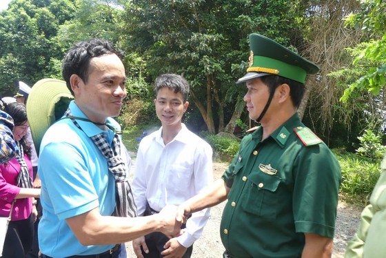 Đoàn đại biểu TPHCM thăm cán bộ, chiến sĩ các lực lượng trên đảo Hòn Khoai ảnh 1 Đoàn đại biểu TPHCM thăm cán bộ, chiến sĩ các lực lượng trên đảo Hòn Khoai ảnh 1