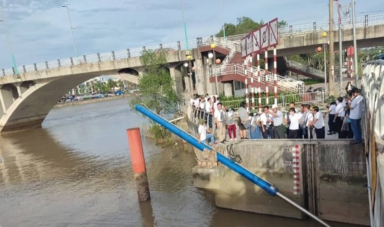 Đoàn cán bộ tuyên giáo, báo chí, xuất bản TPHCM tìm hiểu về tình hình kinh tế - xã hội tỉnh Bến Tre ảnh 2