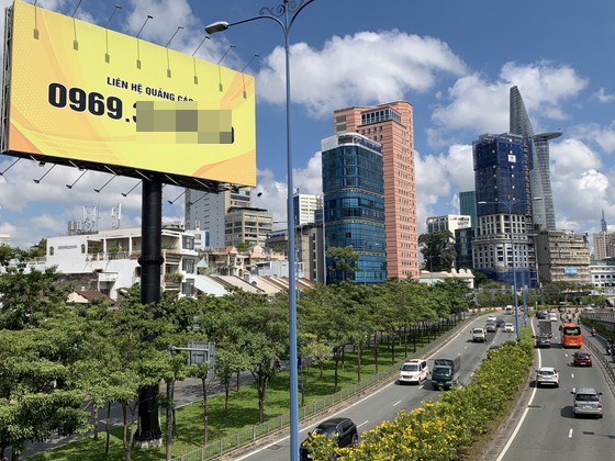 Cần có giải pháp quyết liệt trong quản lý hoạt động quảng cáo trên địa bàn TPHCM ảnh 8