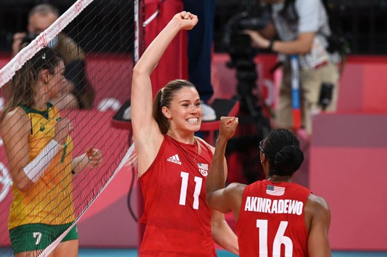 Bóng chuyền nữ: Vượt qua Brazil, Mỹ giành tấm HCV Olympic đầu tiên trong lịch sử ảnh 1