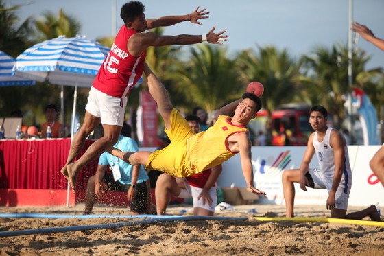 Nối dài mạch toàn thắng, bóng ném bãi biển Việt Nam giành HCV SEA Games 31 ảnh 1