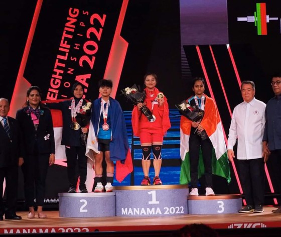 Khổng Mỹ Phượng giành 2 HCV tại giải vô địch cử tạ châu Á